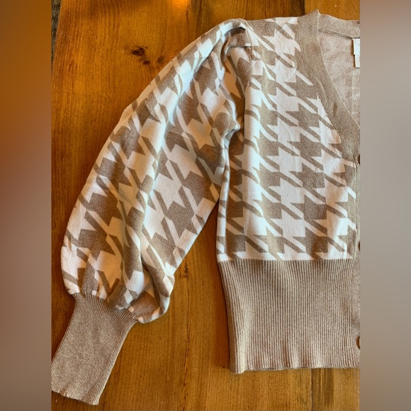 Joie cardigan. Size L - Picture 8 of 8